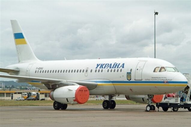 Самолет с украинцами на борту уже 10 часов не может вылететь из Турции