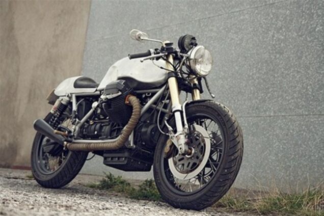 На Київщині мотоцикліст розбився об автобус з хасидами