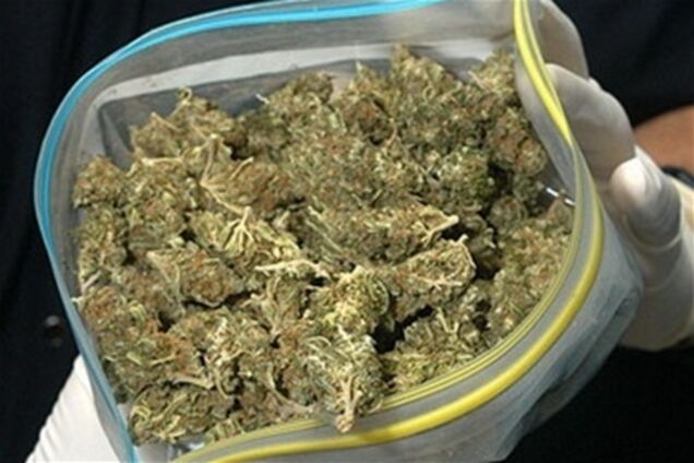 Житель Одещини торгував 'травичкою' прямо у школи