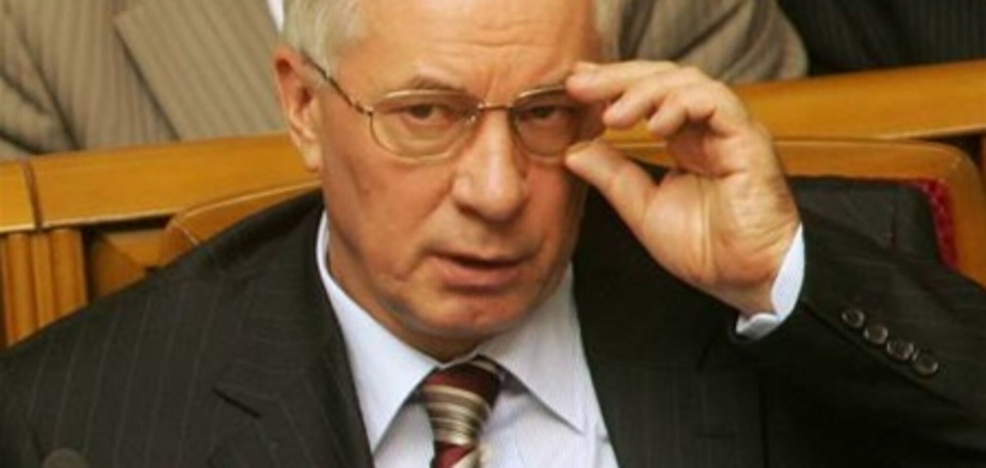 Курс гривни будет оставаться стабильным - Азаров
