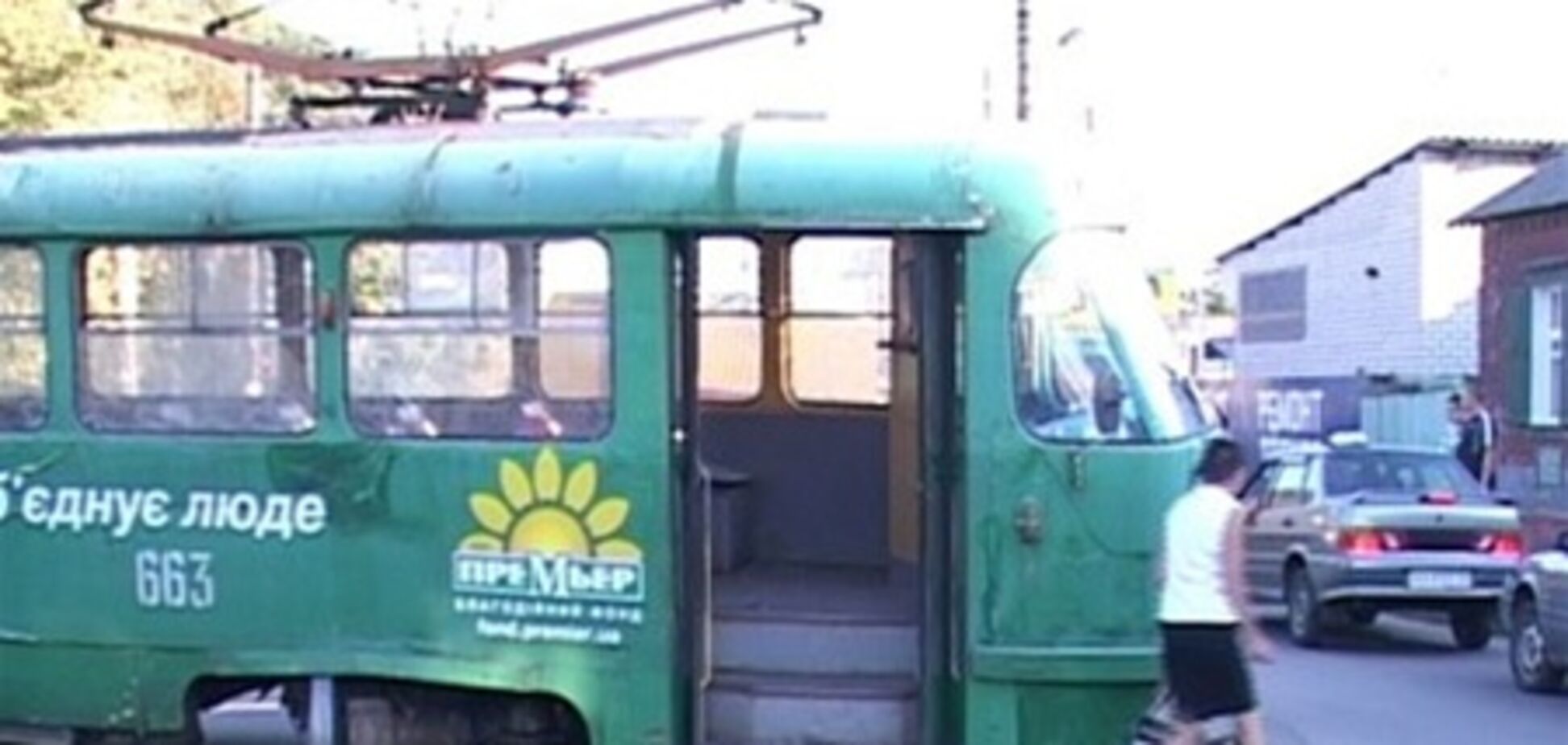 ДТП в Харькове: трамвай въехал в дом