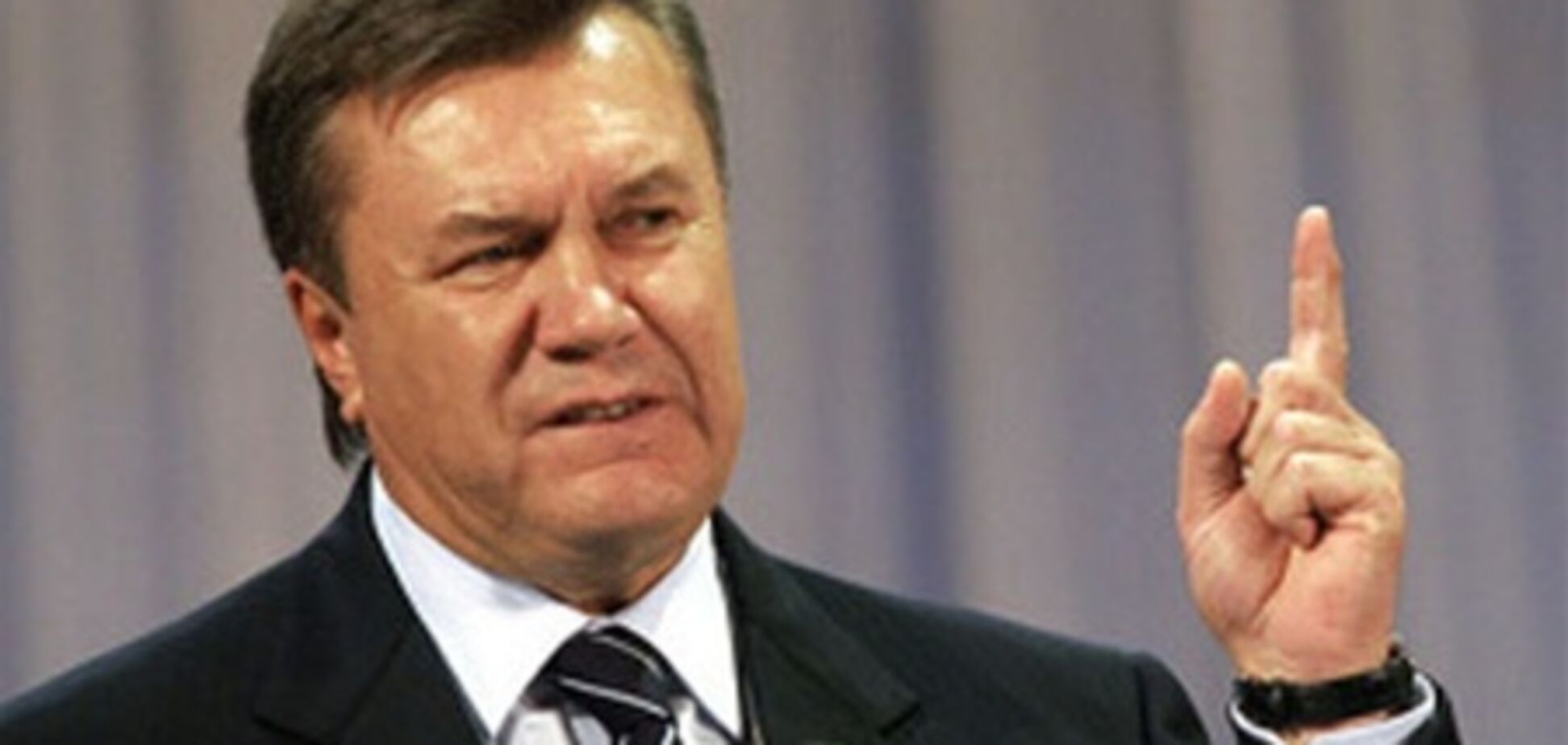 Янукович поручил Кабмину и НБУ готовиться к новой волне кризиса