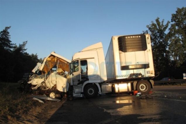 В Киеве разбился автобус, который вез гостей со свадьбы