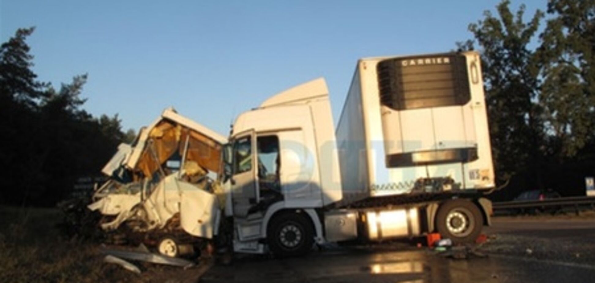 В Киеве разбился автобус, который вез гостей со свадьбы