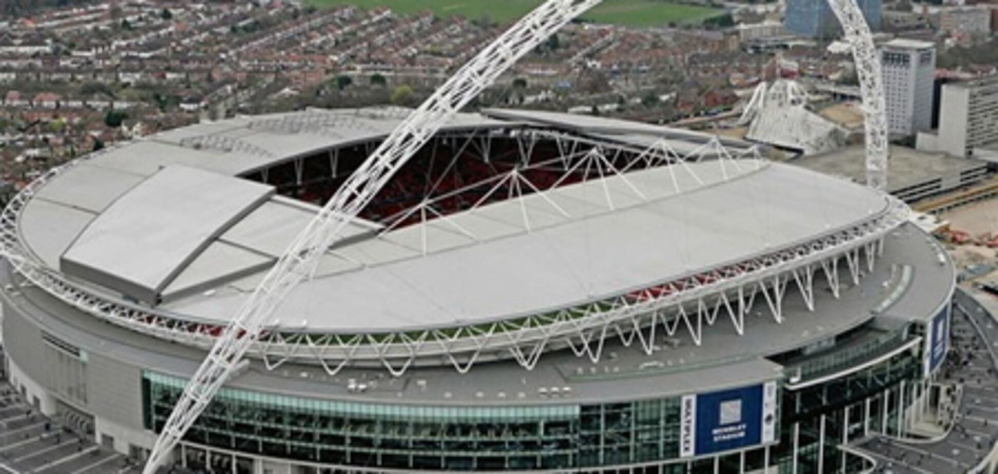 Болельщик убит возле 'Уэмбли' перед матчем сборной Англии