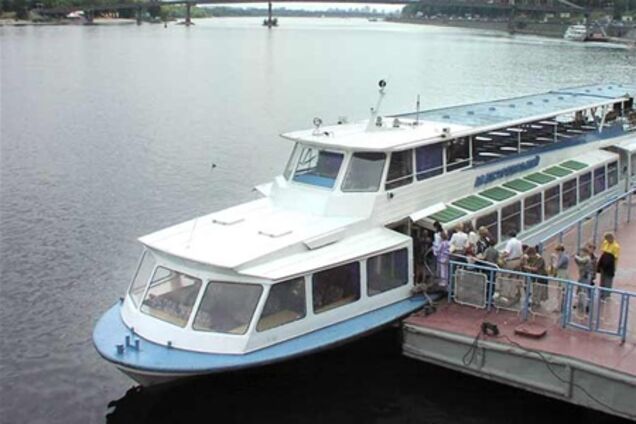 Прокуратура Киева проверила речной транспорт на безопасность
