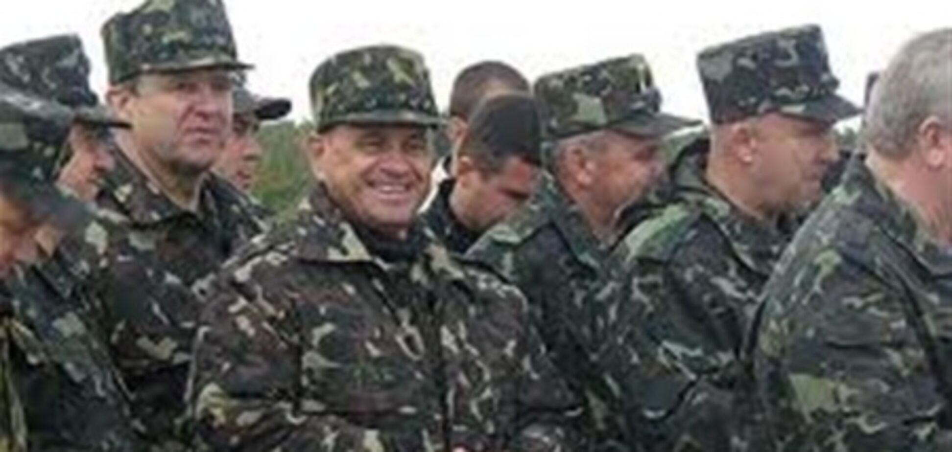 Депутати заборонили носити військовий одяг тим, хто не має права