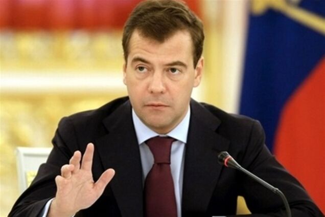 Медведев лично проконтролирует расследование крушения Як-42