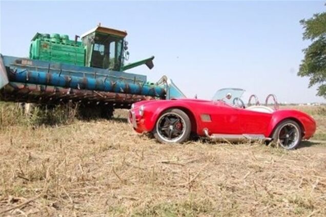 В Украине, по дорогам райцентра, носится Shelby Cobra ручной работы