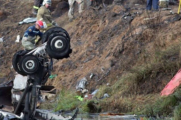 Як-42 міг розбитися через помилку екіпажу або відмови техніки
