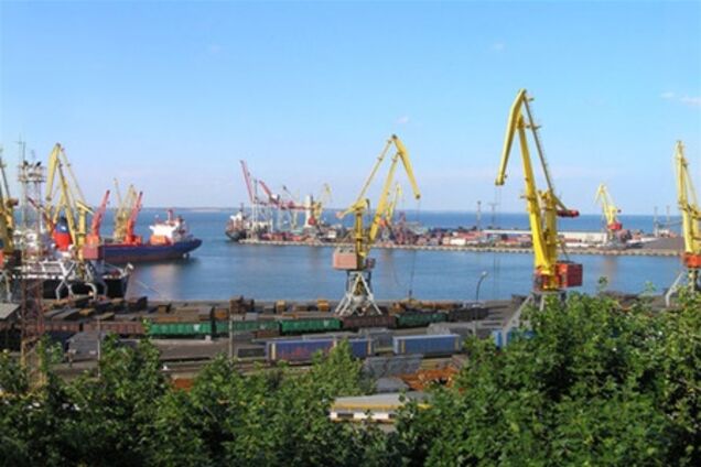 Робота Одеського порту зупинилася: СБУ шукає контрабанду