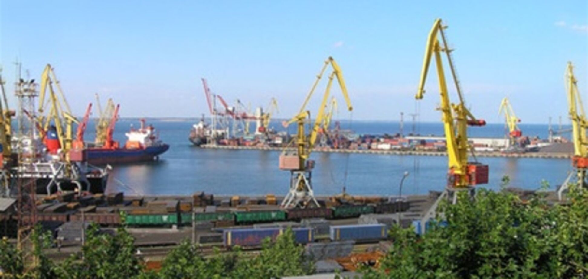 Работа Одесского порта остановилась: СБУ ищет контрабанду