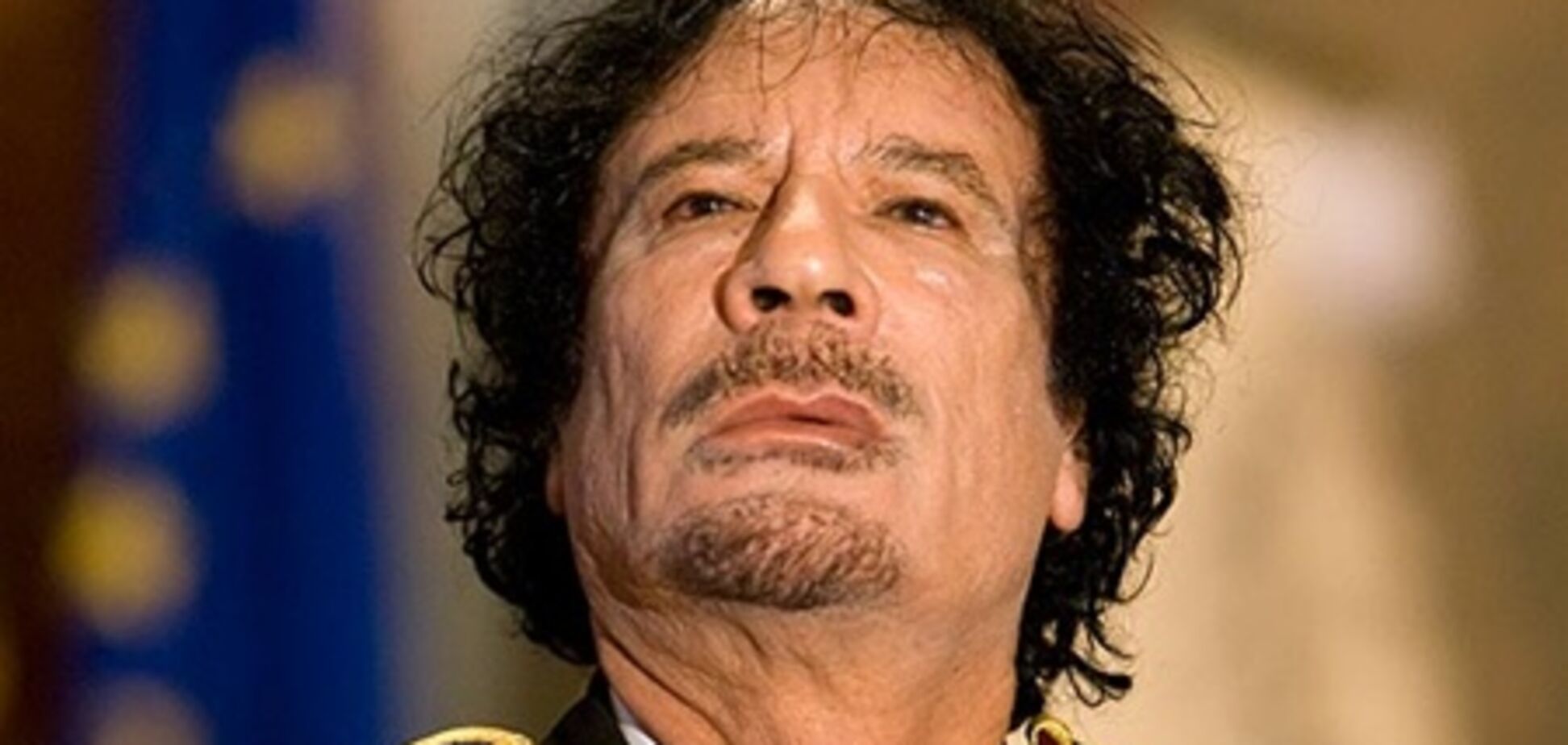 Интерпол выдаст Каддафи 'красную карточку'