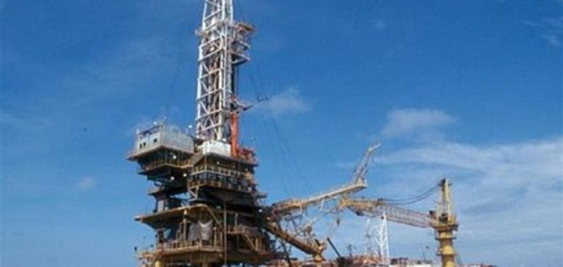 В Черном море началось бурение первой глубоководной нефтяной скважины