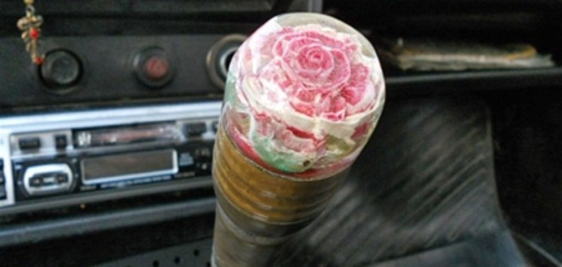 А вы помните жуков в рычаге, плетеные рули и наклейки SU? Фото