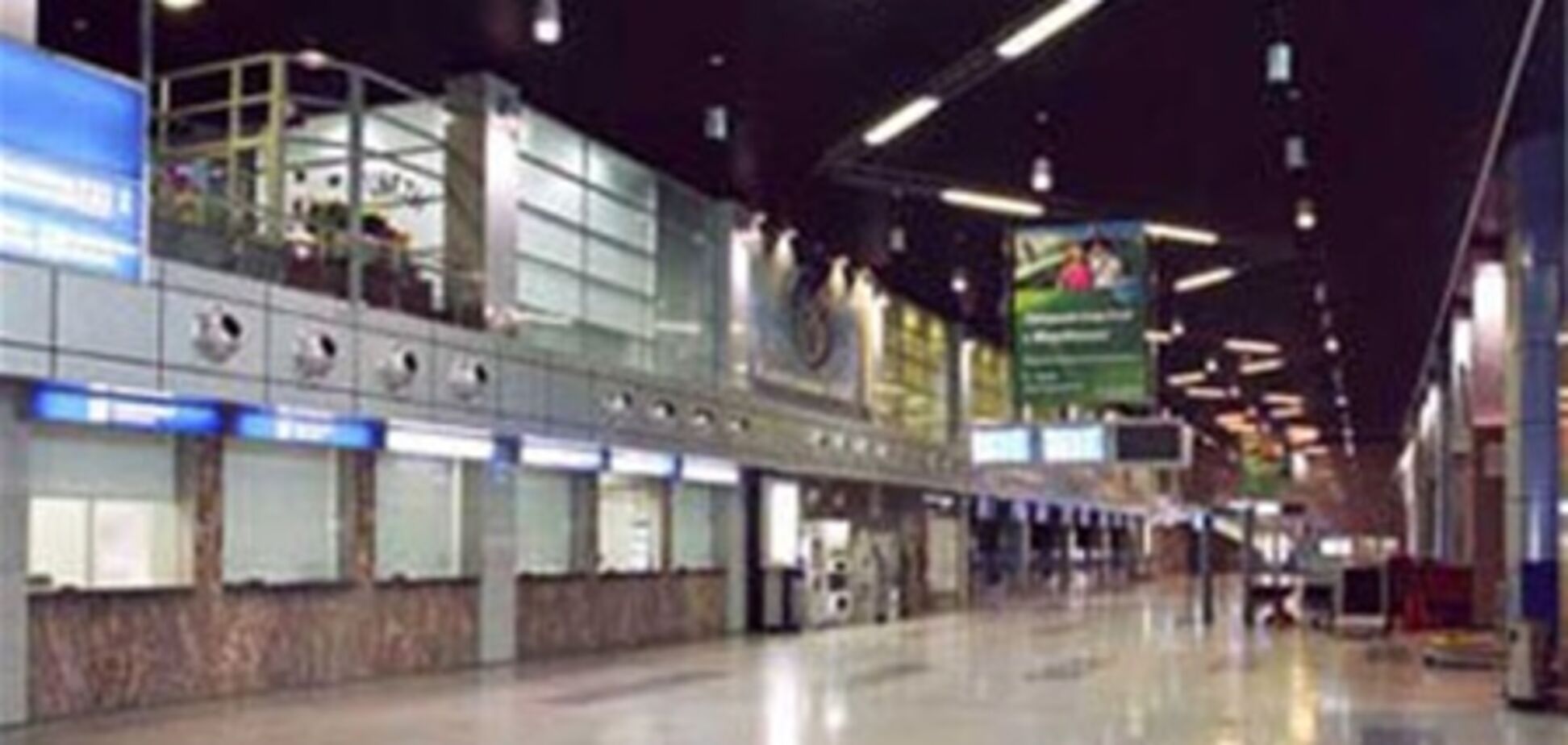 Аэропорт Владивостока эвакуировали из-за сообщения о бомбе