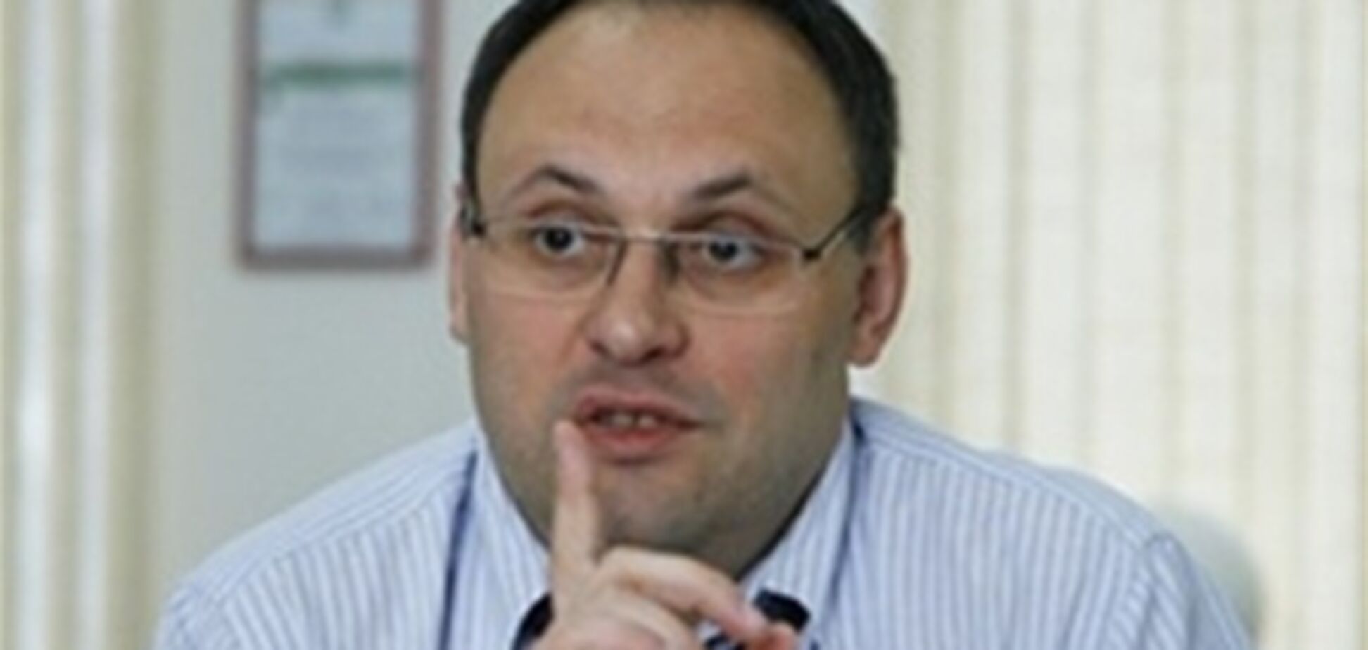Каськив говорит, что ему просто необходимо сидеть на двух стульях