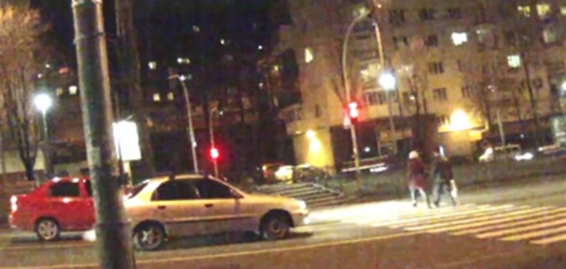 Шокирующее видео: камера засняла, как в Киеве машина сбила пешехода