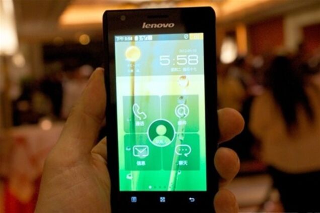 Представлен первый в мире смартфон с процессором от Intel