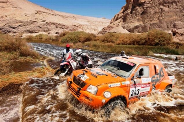 Девятый этап Дакара 2012. Лидер гонки - сошел, наша команда падала с обрыва ... дважды