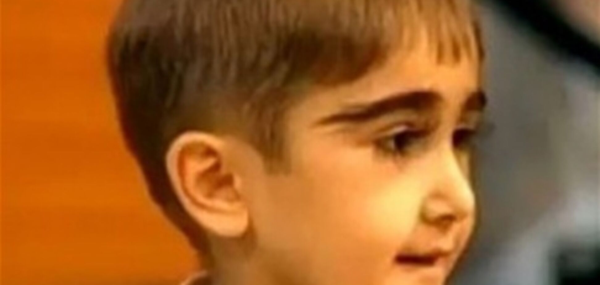 Хлопчик з гігантськими віями наполохав пологовий будинок