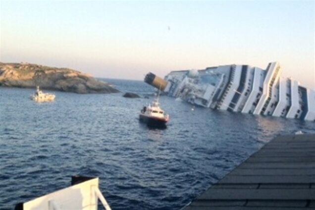 В Италии утонул круизный лайнер: число погибших растет