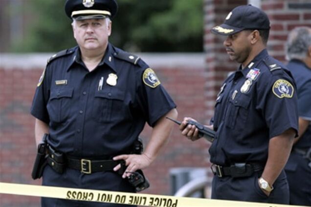 Робочий фабрики в Північній Кароліні застрелив трьох колег