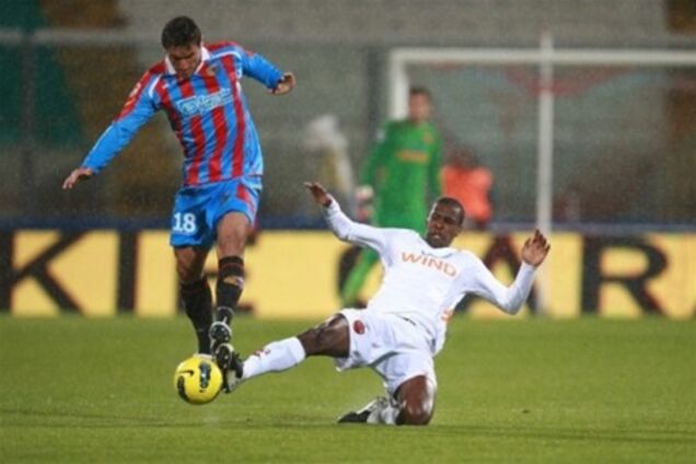 Чемпионат Италии. Матч 'Ромы' и 'Катаньи' прерван