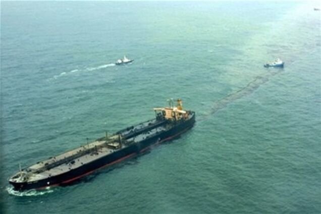 Від вибуху на корейському танкері загинули троє моряків