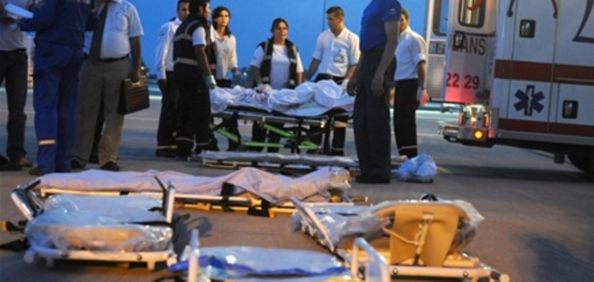 У Мексиці зіткнулися автобус і поїзд