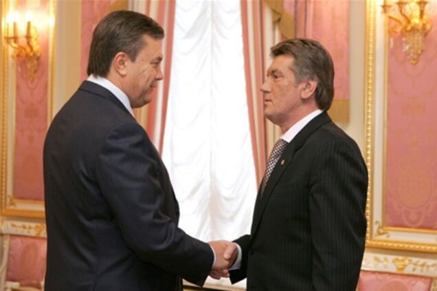 Ющенко і Янукович живуть в одному будинку. Фото