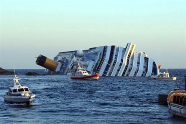 Costa Concordia потрапила на рифи через бажання капітана помахати другу