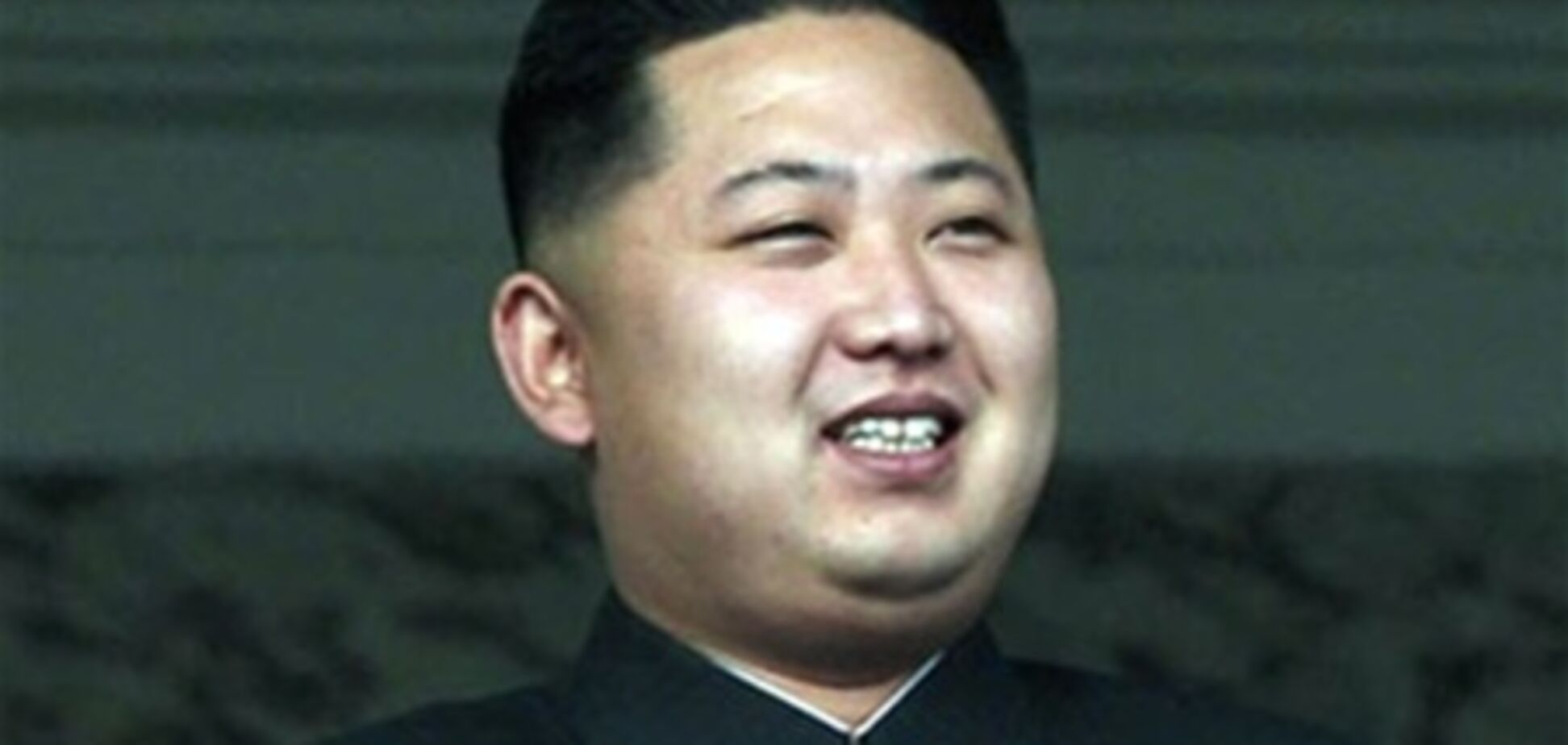 Чиновники, науковці та студенти завалили Кім Чен Ина 'листами вірності'