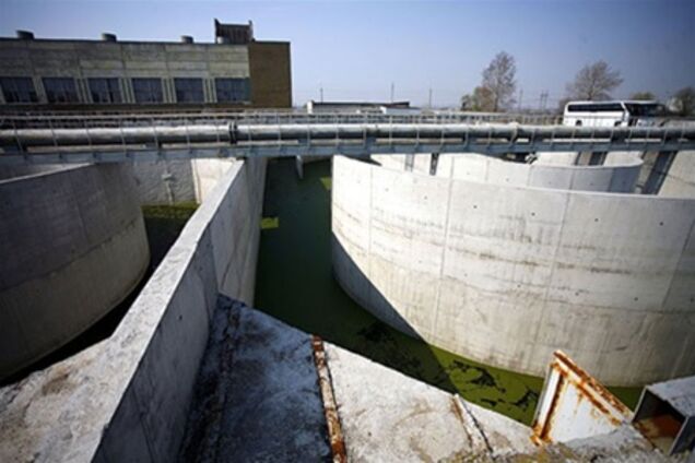 Авария в Бортничах может обернуться массовым отравлением рыбы