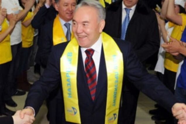 На виборах у Казахстані перемогла партія Назарбаєва