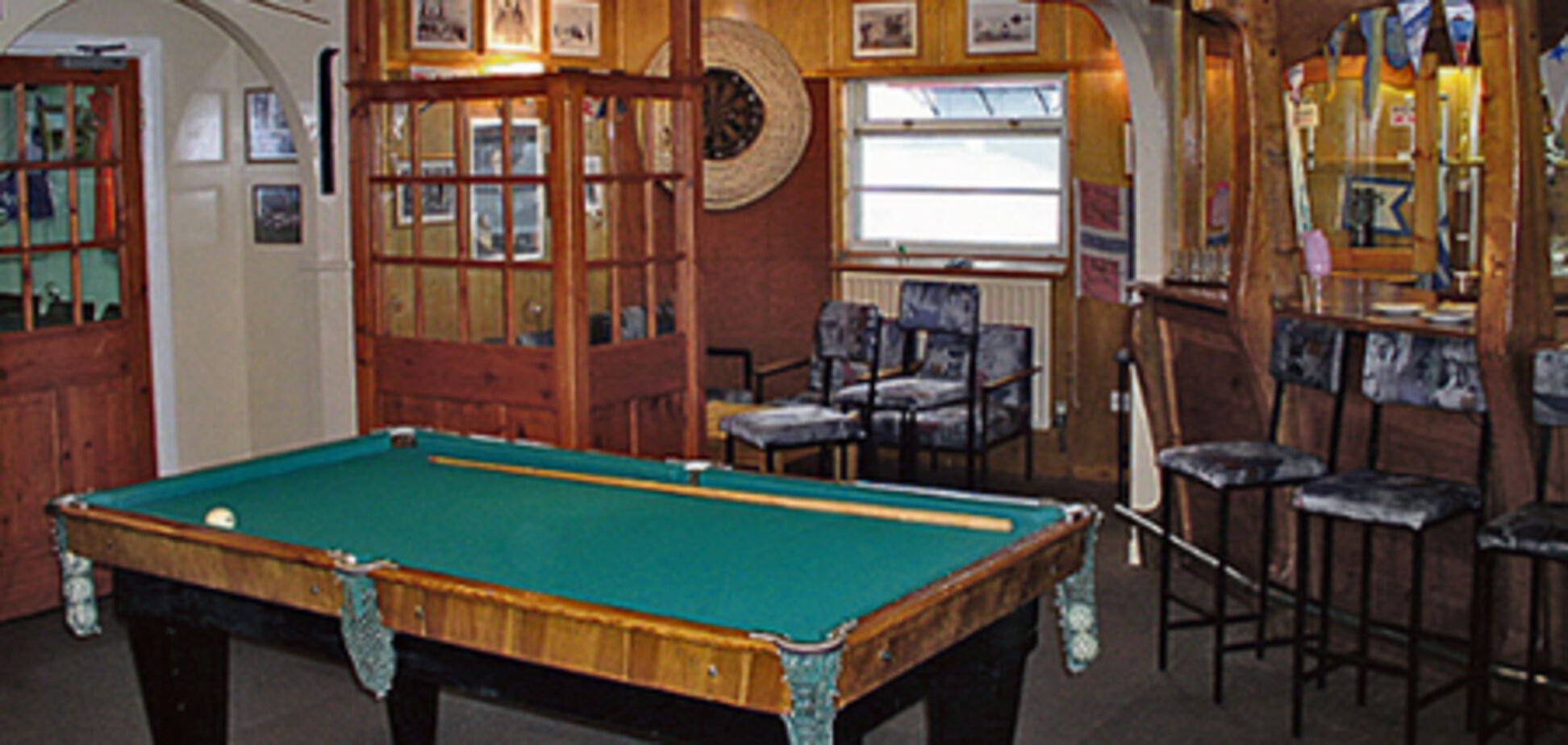 Украинский бар в Антарктиде