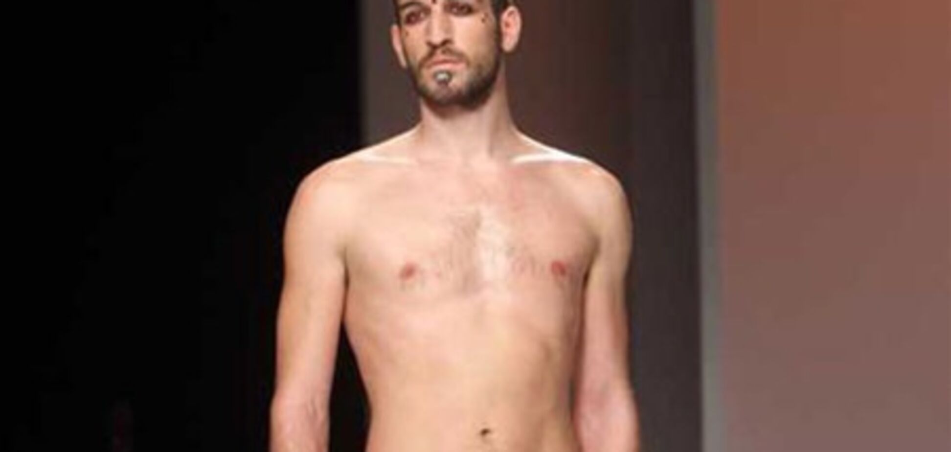 Неделя мужской моды в Милане началась с 'голого' скандала. Фото