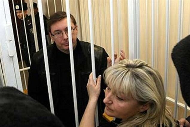 Дружина Луценка запевняє, що останні два тижні її чоловік зовсім поганий