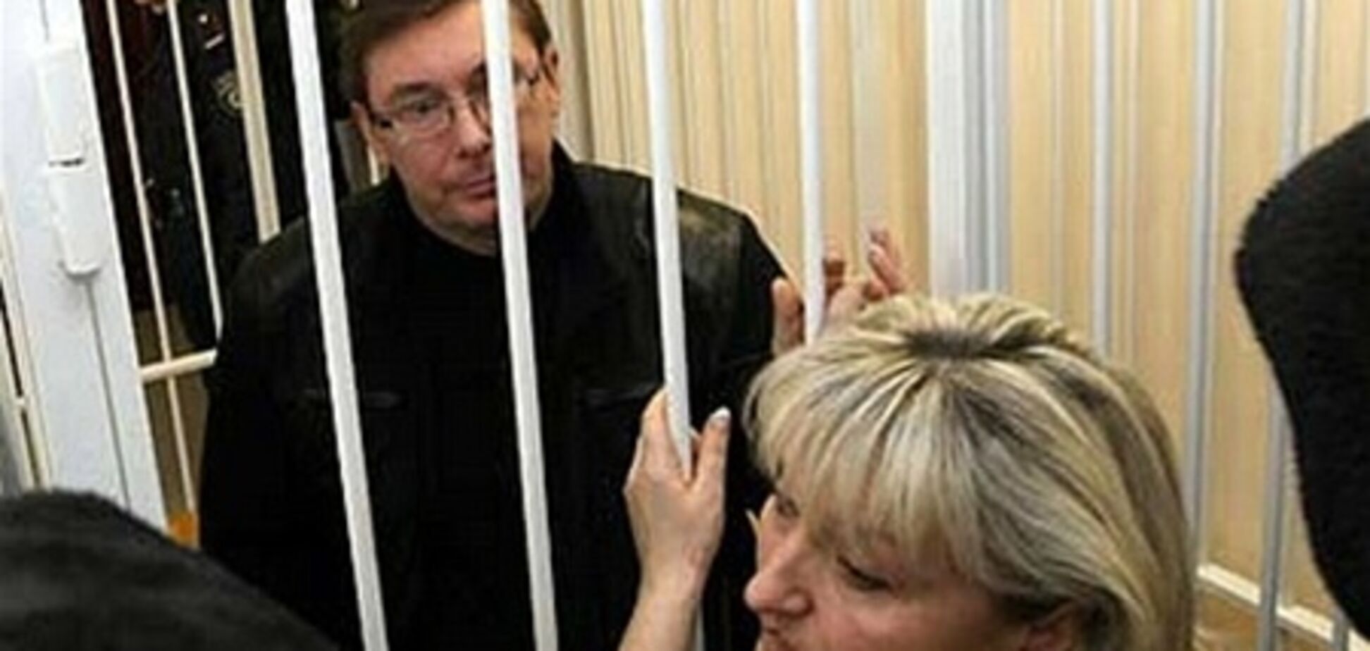 Дружина Луценка запевняє, що останні два тижні її чоловік зовсім поганий