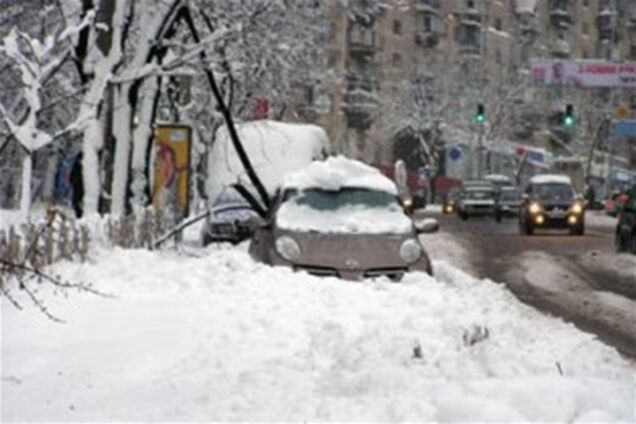  Киевские дворники в снегопады будут начинать работу с 7:00 вместо 5:00