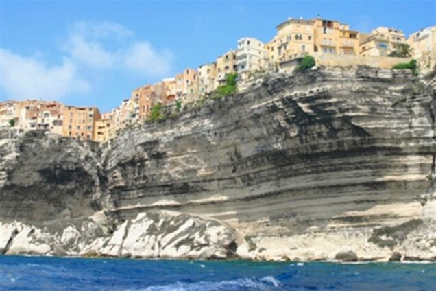 Життя на краю урвища - скельні міста Європи