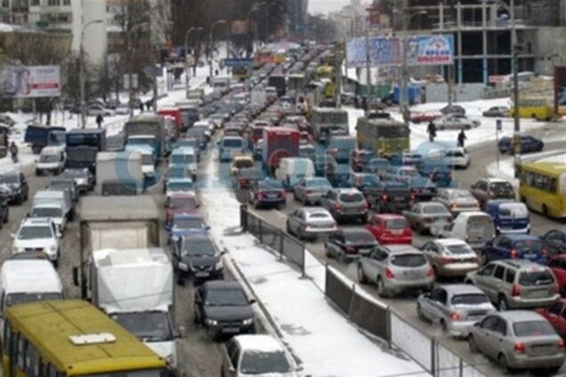 Киев попал в снежный капкан. Фото