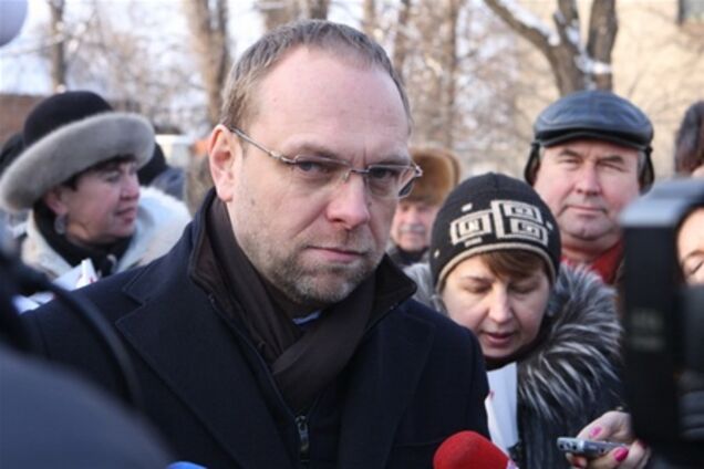 Власенко заперечує, що для Тимошенко шукають 'правильних' лікарів в Ізраїлі