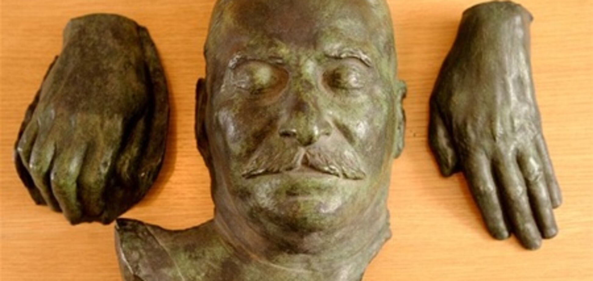 Посмертна маска Сталіна продана за $ 6000