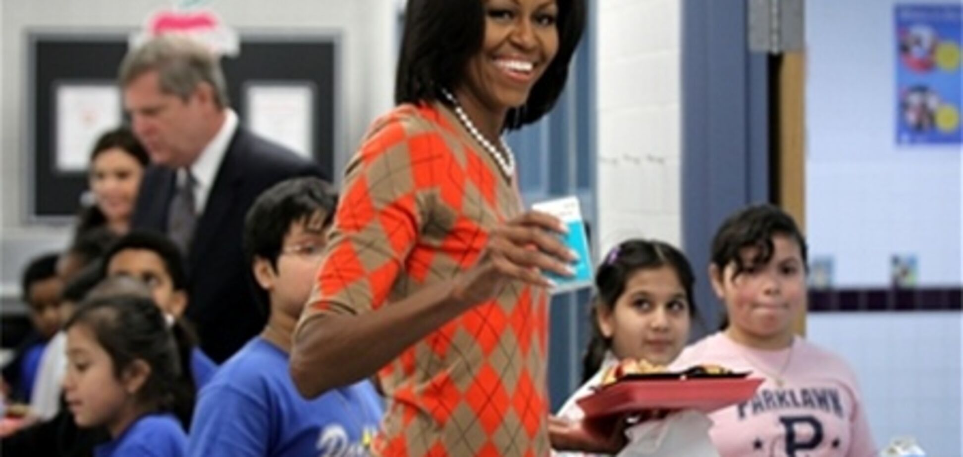 Мишель Обама объявила борьбу с фаст-фудом в школах