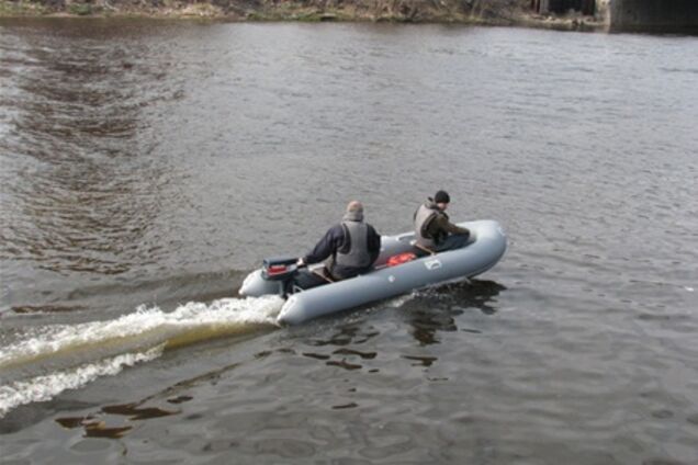 На озере Сасык-Сиваш спасатели ищут двух исчезнувших рыбаков