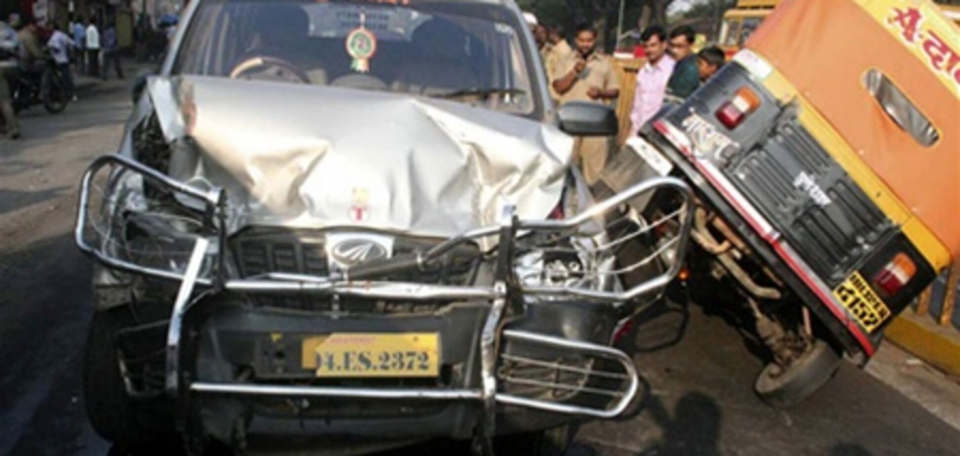 Псих в Индии угнал автобус и задавил 9 человек