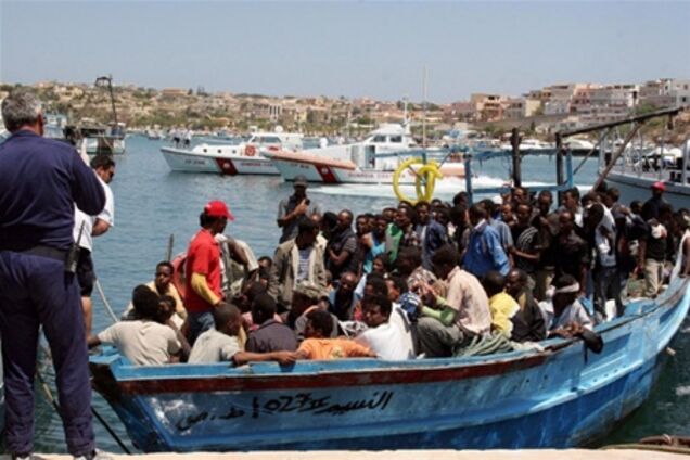 Біля берегів Лівії затонуло судно з мігрантами, 15 загиблих