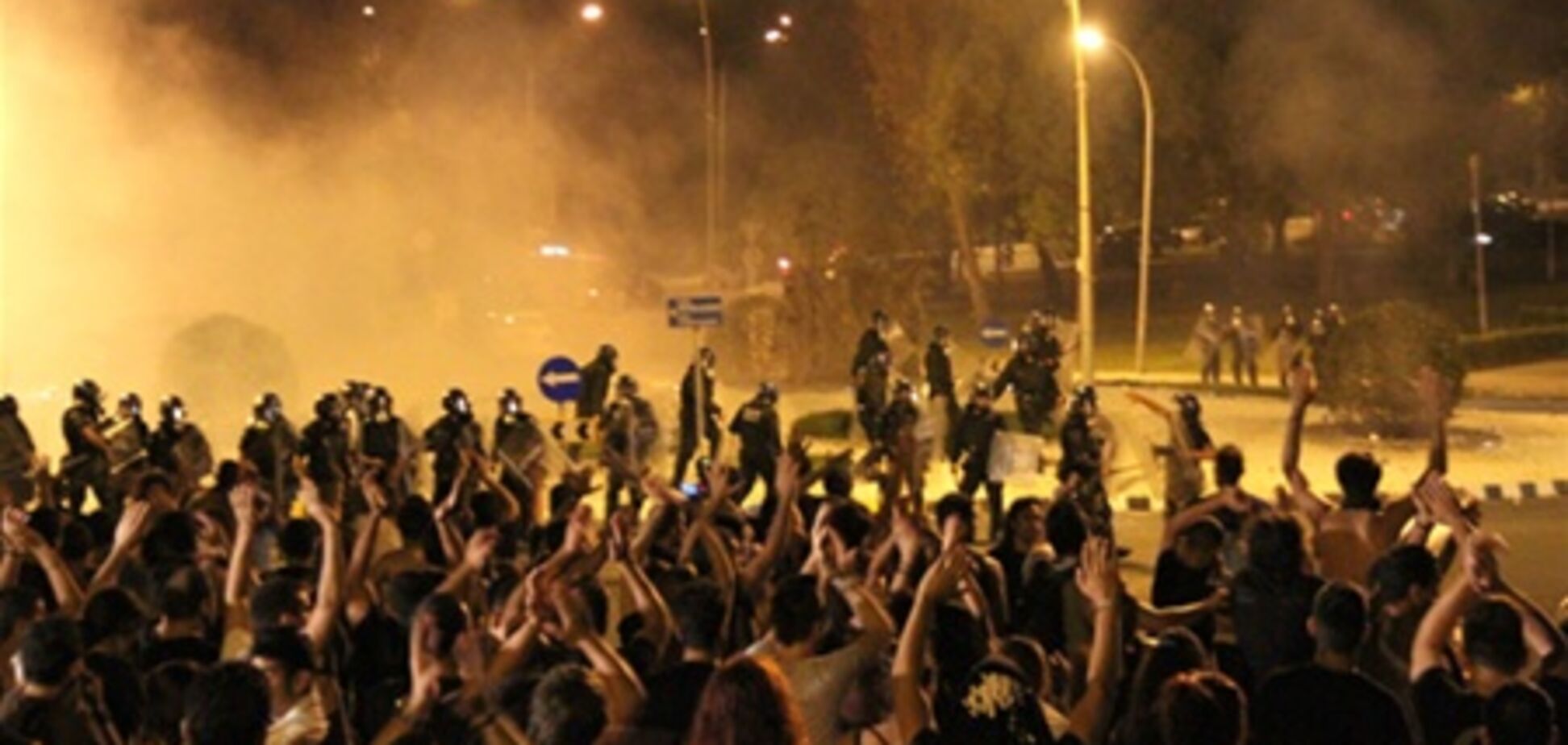 На Кипре акция протеста переросла в столкновения