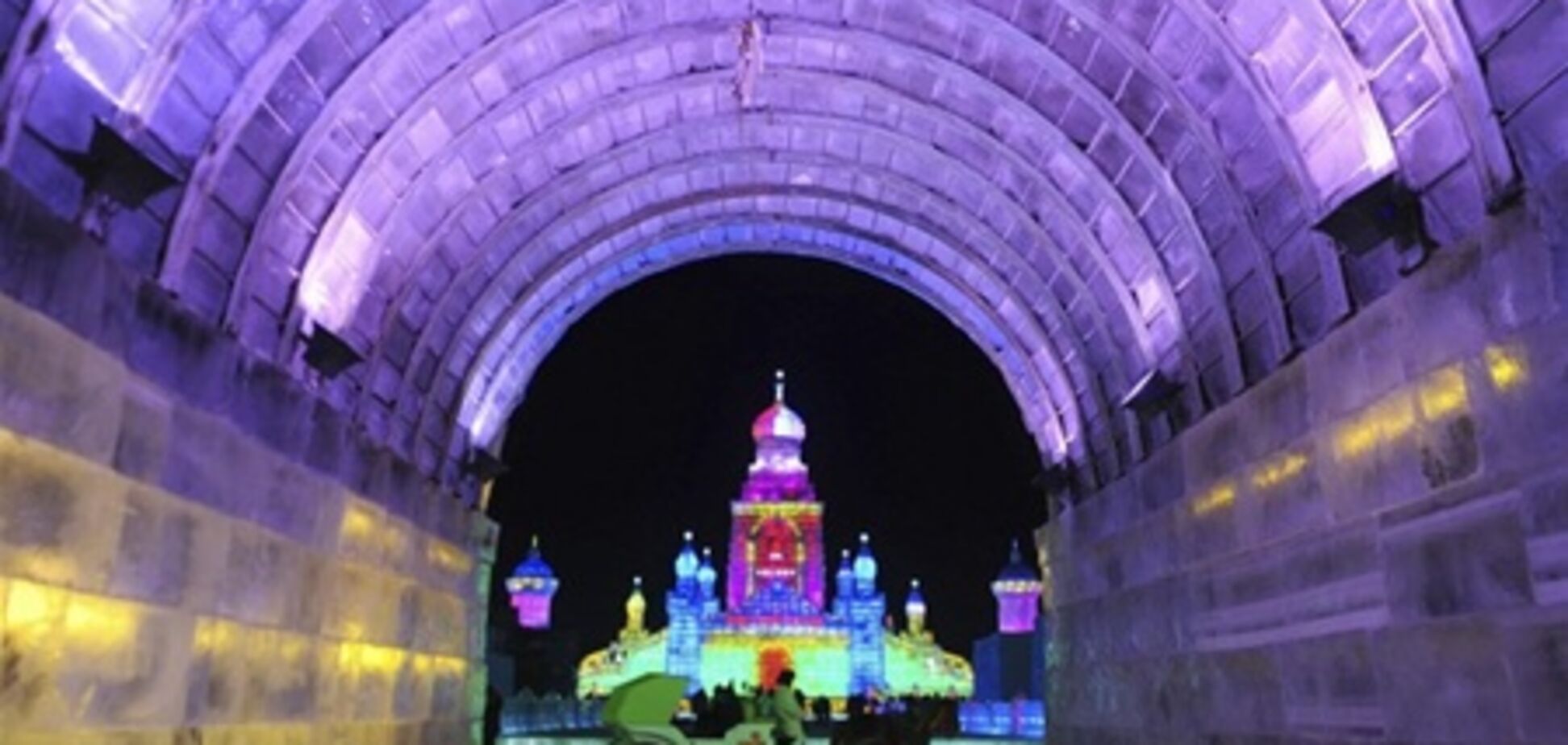 В Китае построили огромный ледяной город